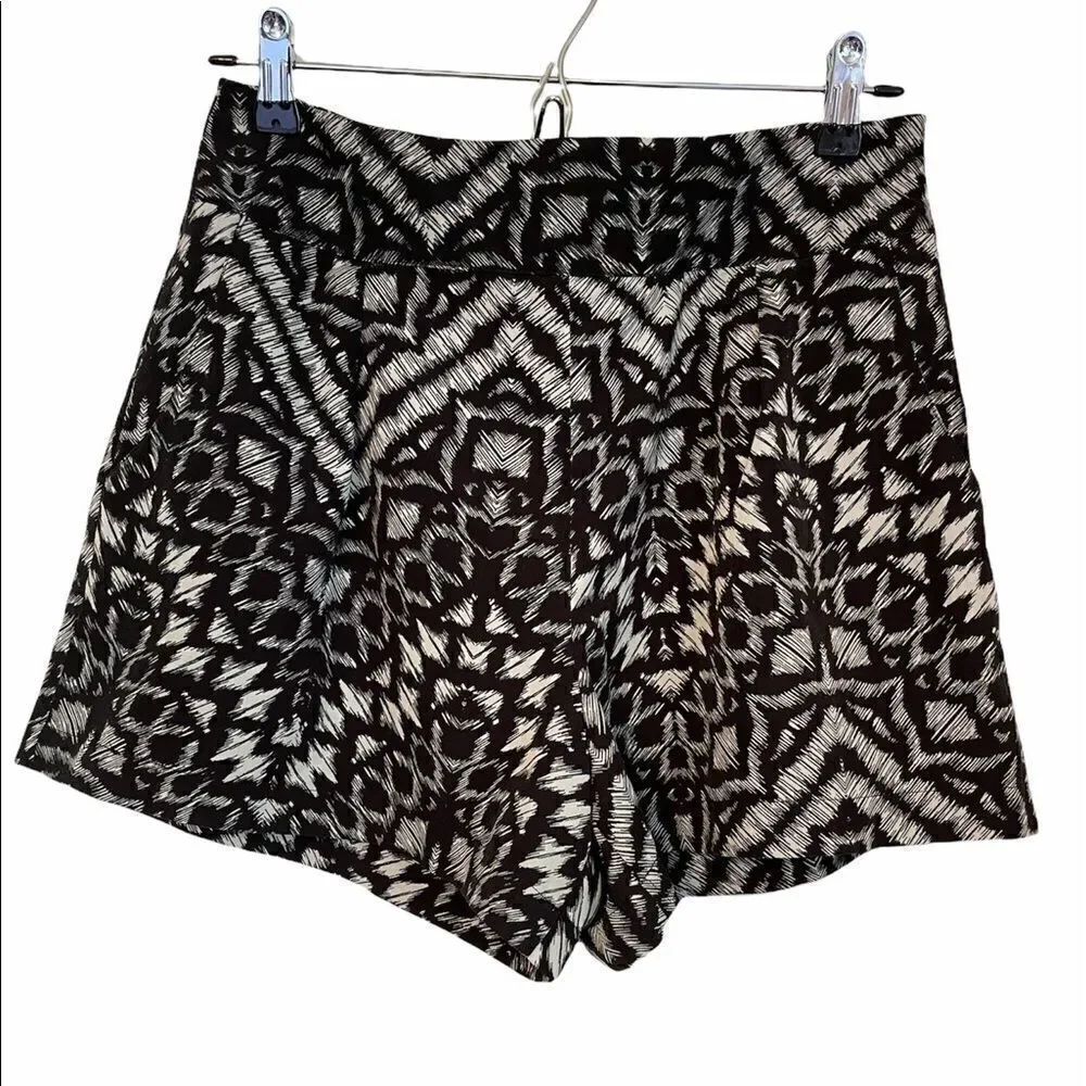 ANTHROPOLOGIE SANCTUARY  Black & White Shorts.Sz S
